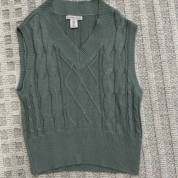 Sincerly Jules Sweaters - Olive Cable Knit Sleeveless Sweater